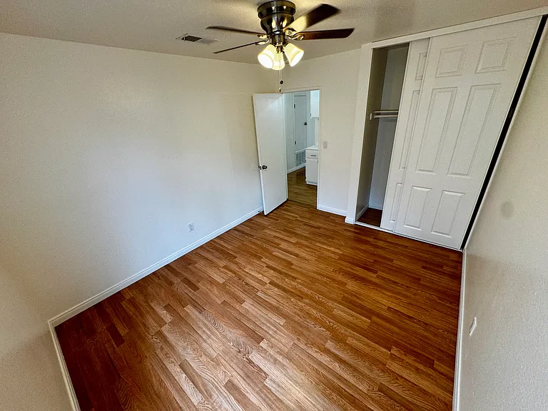 2204 Mark Ave — Photo 12