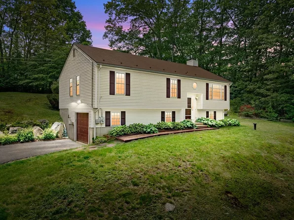 19 Hammond St, Oxford, MA 01540