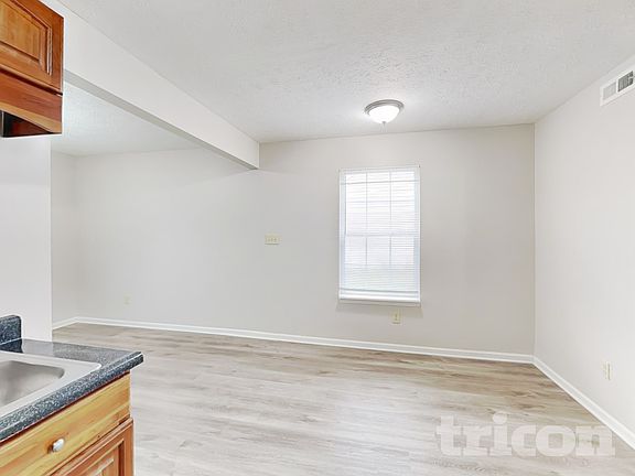 5th image of 6422 Coconut Ct