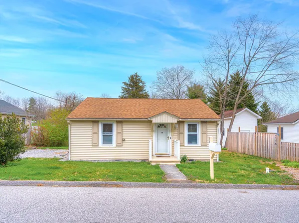 1006 Kabrich St, Blacksburg, VA 24060