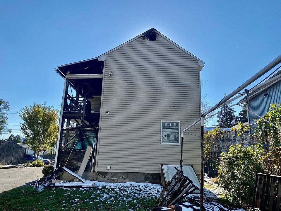 2nd image of 79 Lowell St