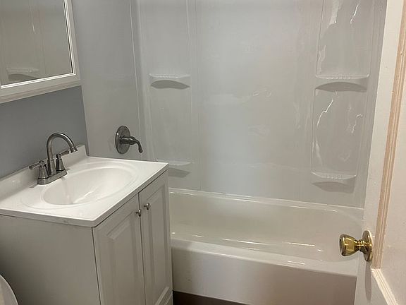 2nd image of 50-60 Crane Pl #54