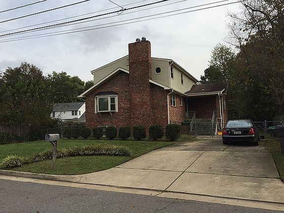 2nd image of 8015 Seaton St
