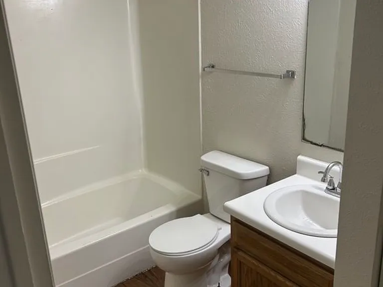 916 S Byrne Rd #20 — Photo 5