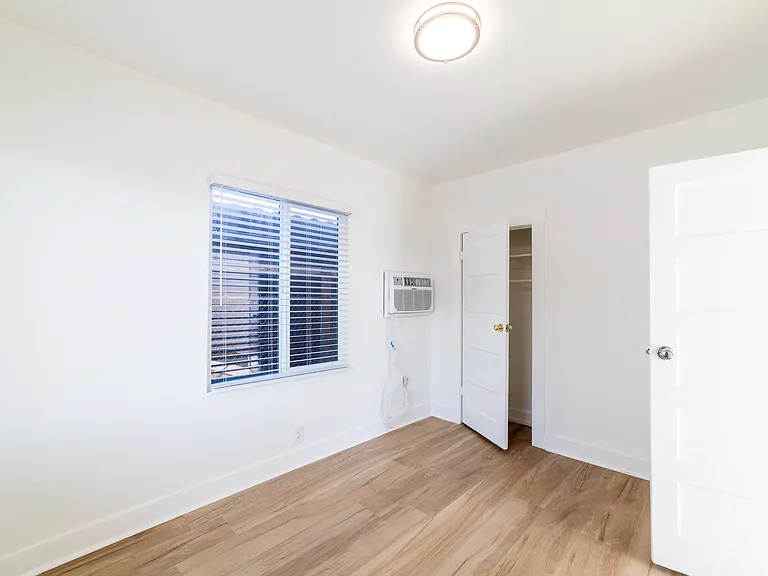 1610 Kearney St — Photo 10