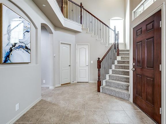3rd image of 1804 Villa Dr