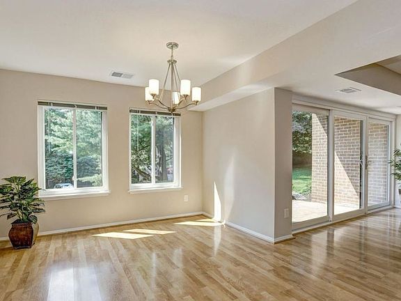 3rd image of 11305 Commonwealth Dr APT T3