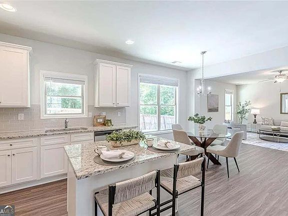 2nd image of 102 Mirage Ct