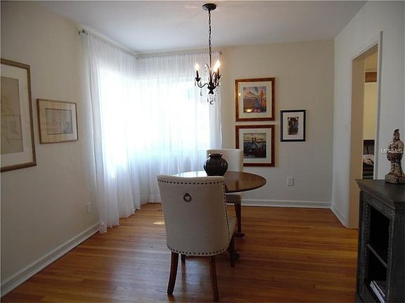4th image of 1009 E Marks St
