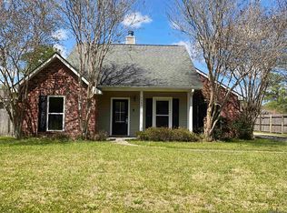 7383 Cherrydale Dr, Denham Springs, LA 70706