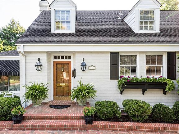 3rd image of 1 Albemarle Ave
