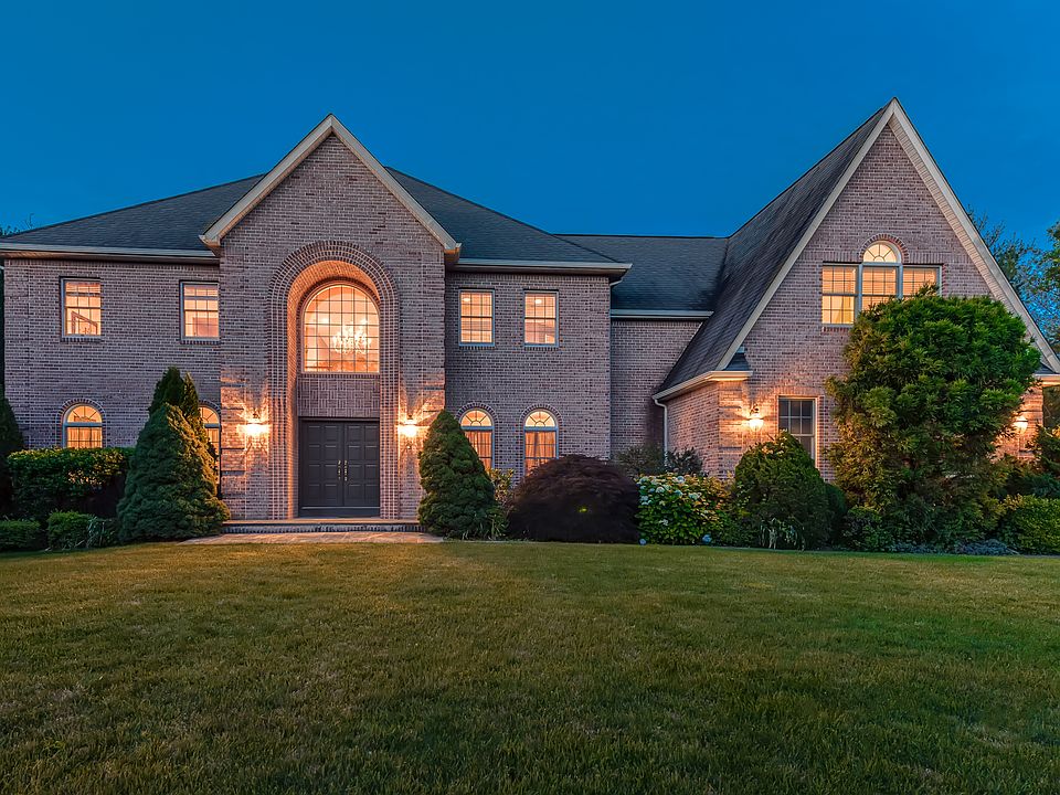 1st image of 23 Shelley Ln