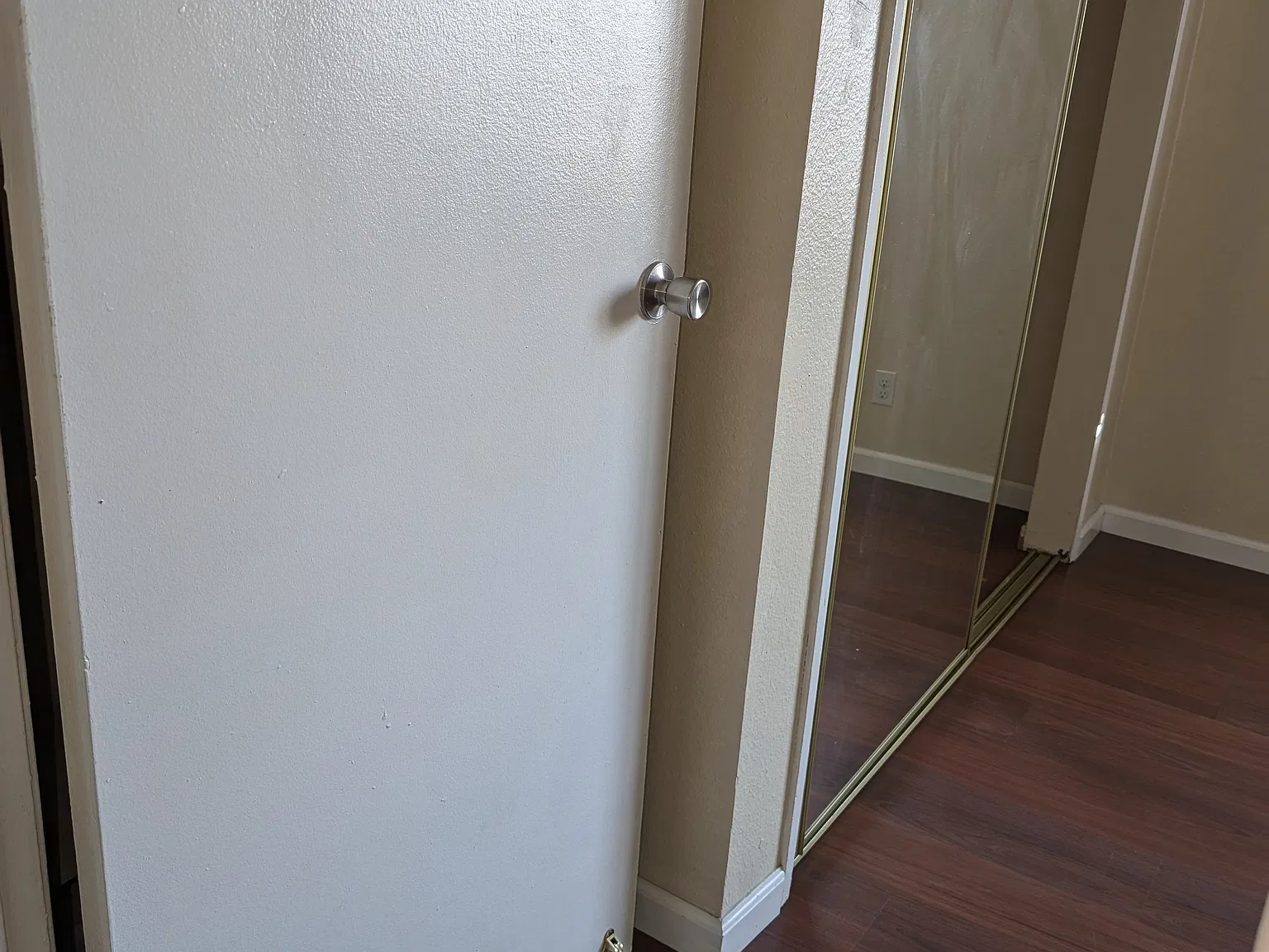 2 bed, 1010 sqft, $2,195 — Photo 3