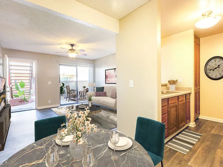 Citrus Glen Apartments — Photo 8