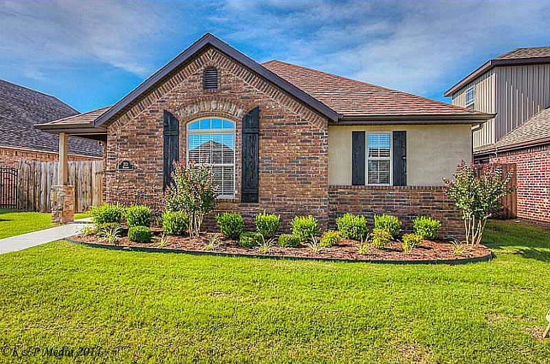 1st image of 3113 SW Warberry Ave