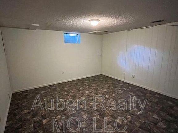 5th image of 1709 SW Skyline Dr