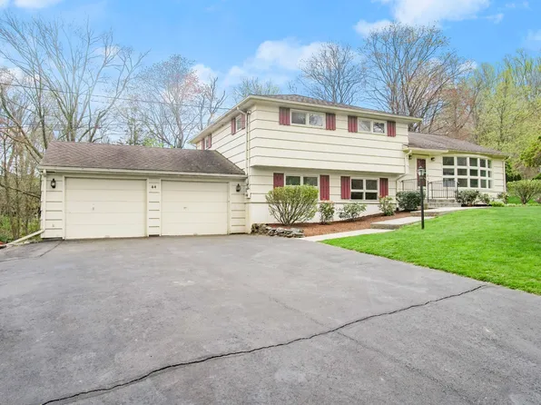 44 Geraldine Circle, Trumbull, CT 06611