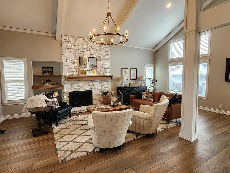 443 E Parowan Way — Photo 1