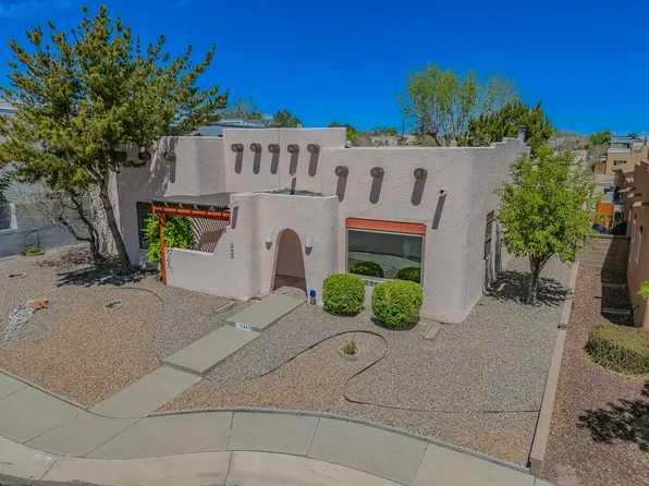 7417 Maplewood Dr NW, Albuquerque, NM 87120