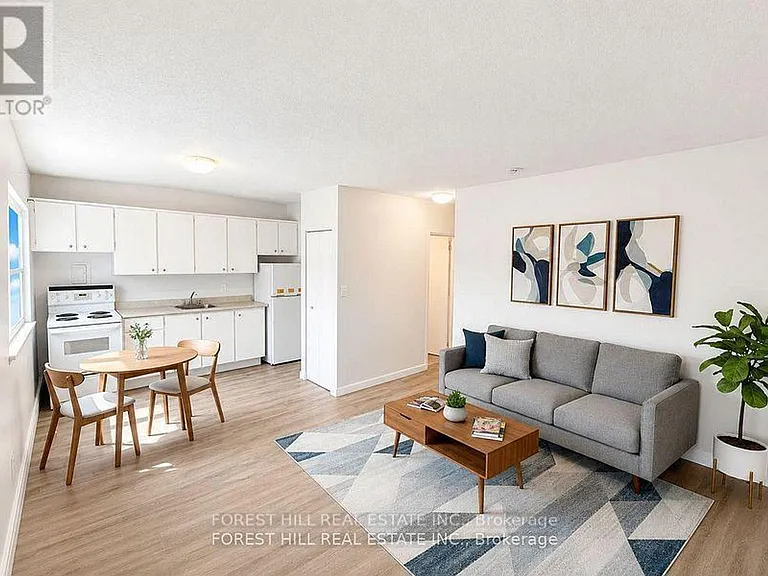 92 Robinson St #202 — Photo 4