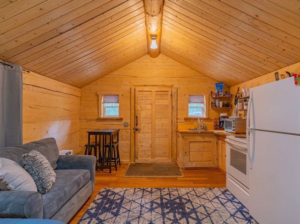 fairbanks-alaska-439189193 picture