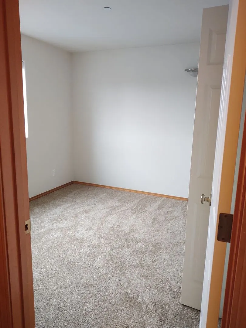 Whispering Pines Apts (155 Northeast Kettle Street) — Photo 3