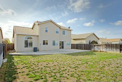 4th image of 1139 Plumas Links St