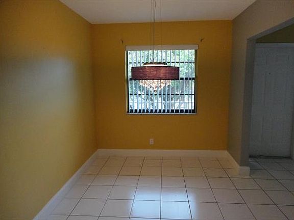 3rd image of 500 NE 2nd St APT 320
