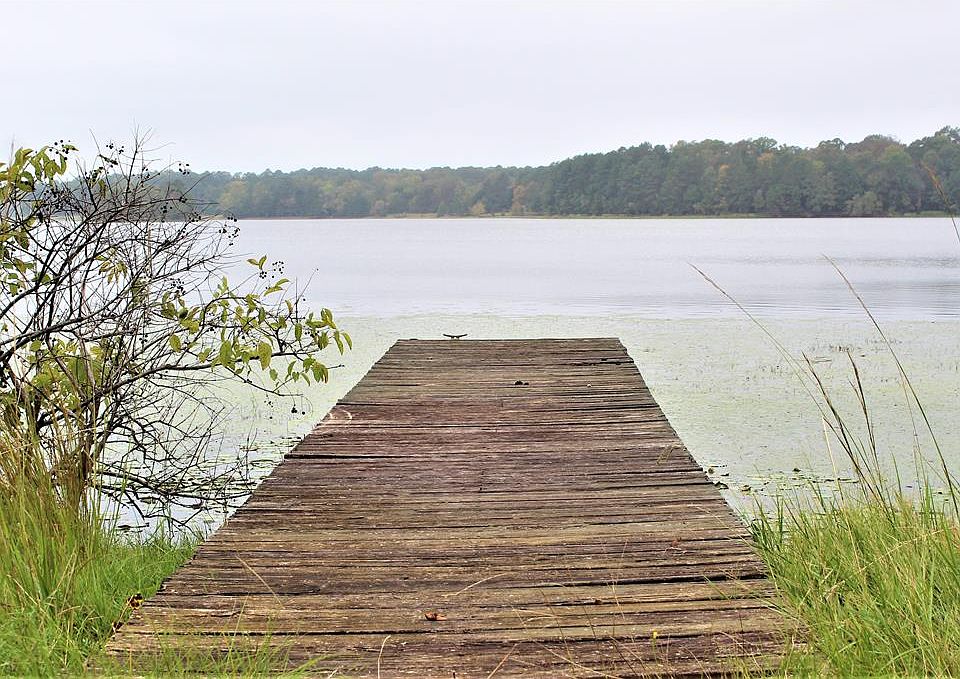 1st image of Lakeview Dr