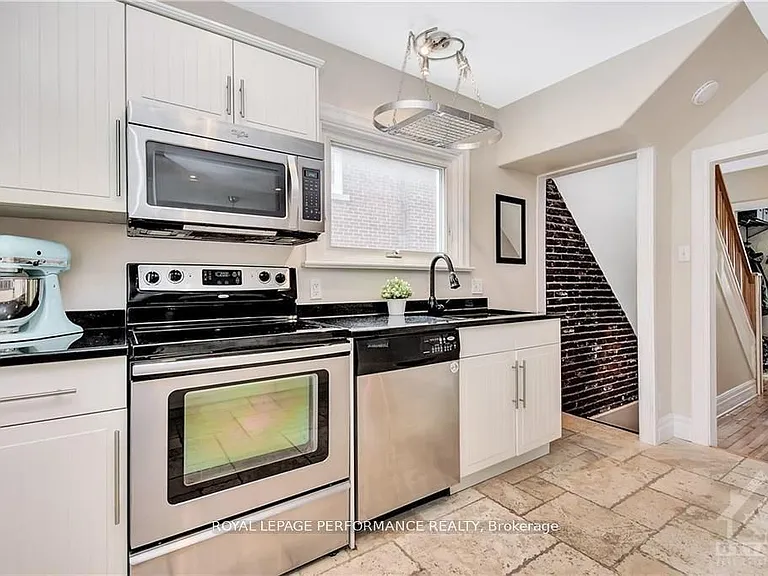 48 Hawthorne Ave — Photo 11