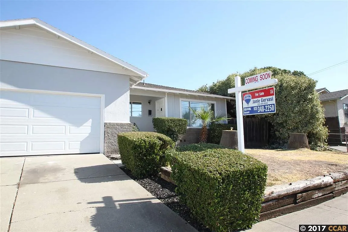2427 Desrys Blvd photo 1