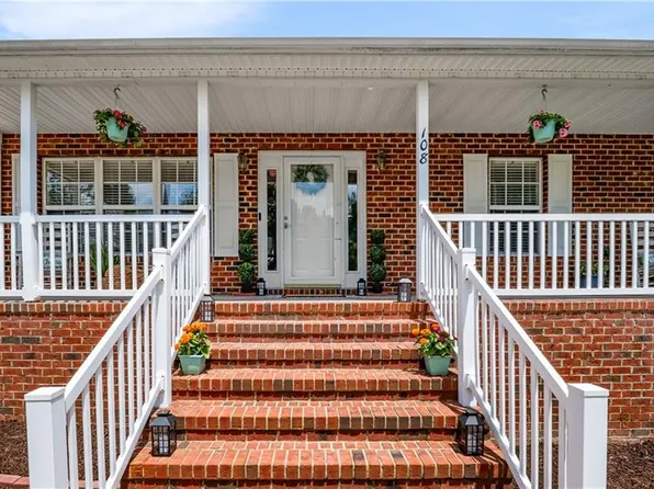 108 Larkspur Ln, Thomasville, NC 27360
