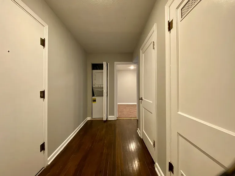 Marlborough Apartments — Photo 15