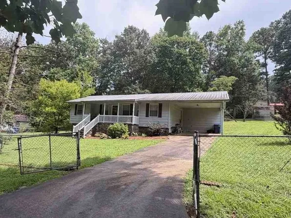 632 W 63rd St, Anniston, AL 36206
