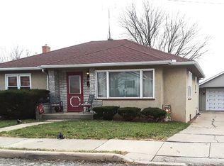 416 8th St, Peru, IL 61354