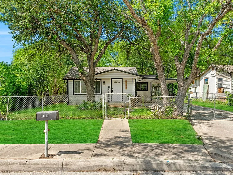 5807 Mayo Dr — Photo 2
