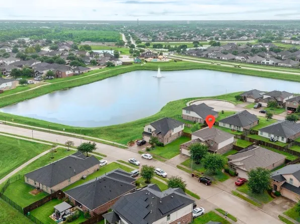 2207 Manchester Crossing Dr, Fresno, TX 77545