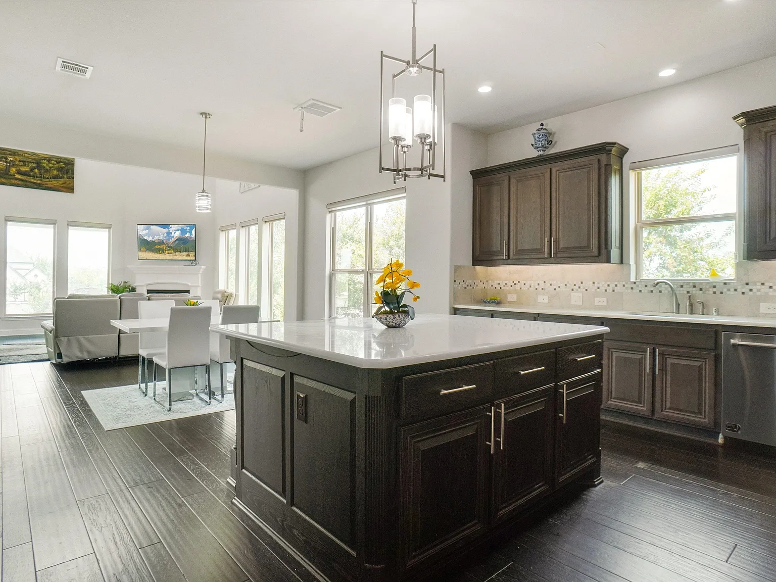 Palmetto Way 2404 - 1 — Photo 2