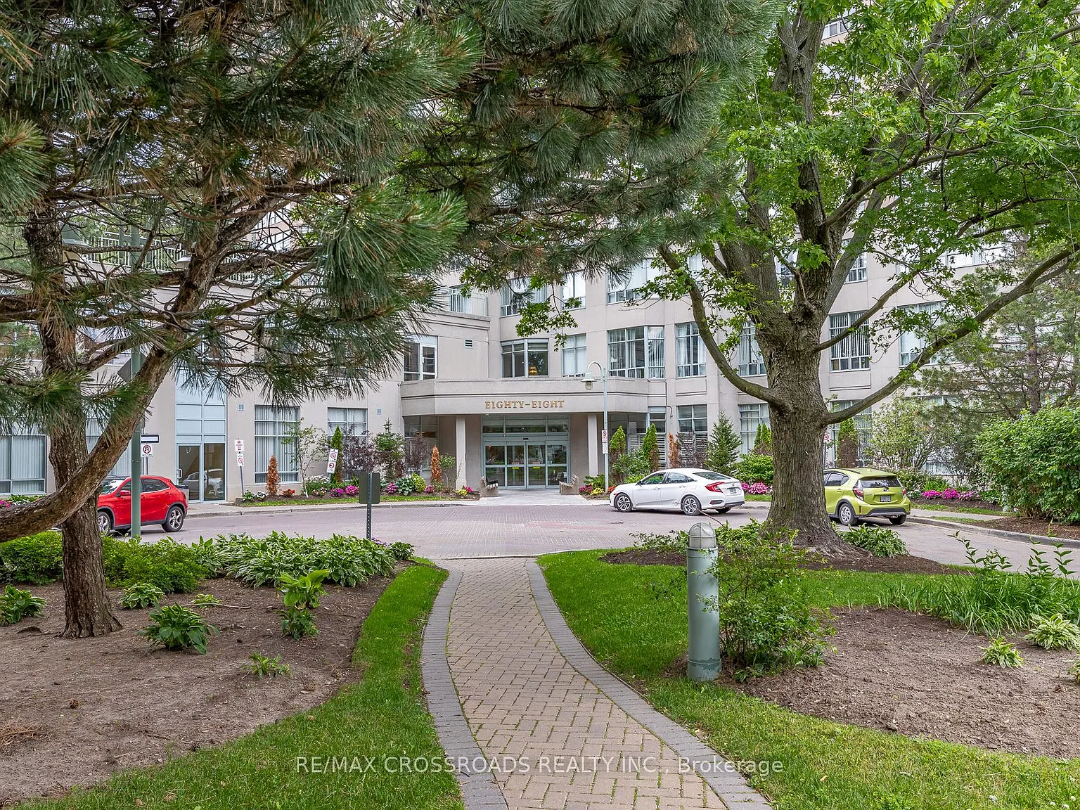 3 bed, $3,400 — Photo 2