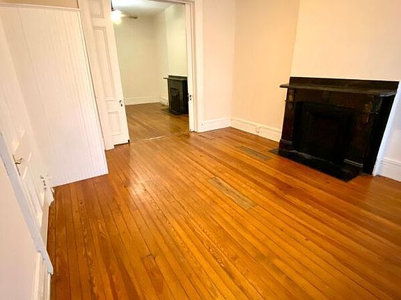 4th image of 108 E Leigh St Unit A