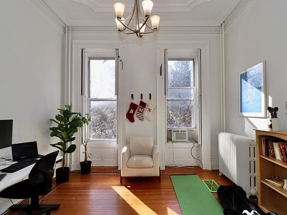 3rd image of 270 Montgomery St APT 2
