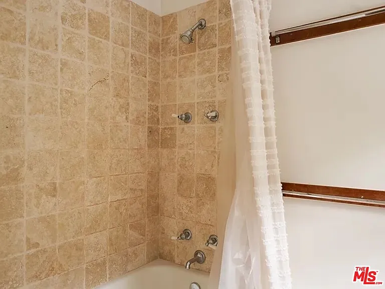 1322 N Beverly Glen Blvd — Photo 9