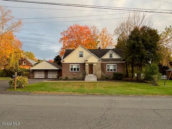 100 Lansing Road South, Schenectady, NY 12304