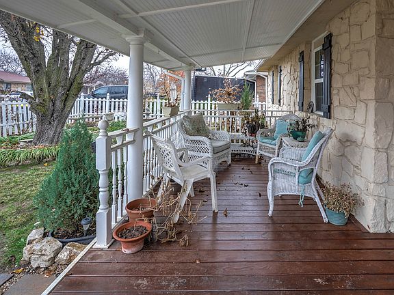 4th image of 640 E 133rd Pl