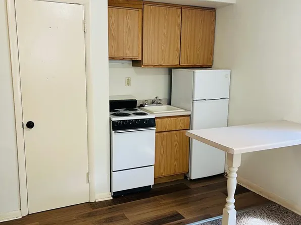 135 East Johnson Street, 135 E Johnson St APT 7, Madison, WI 53703