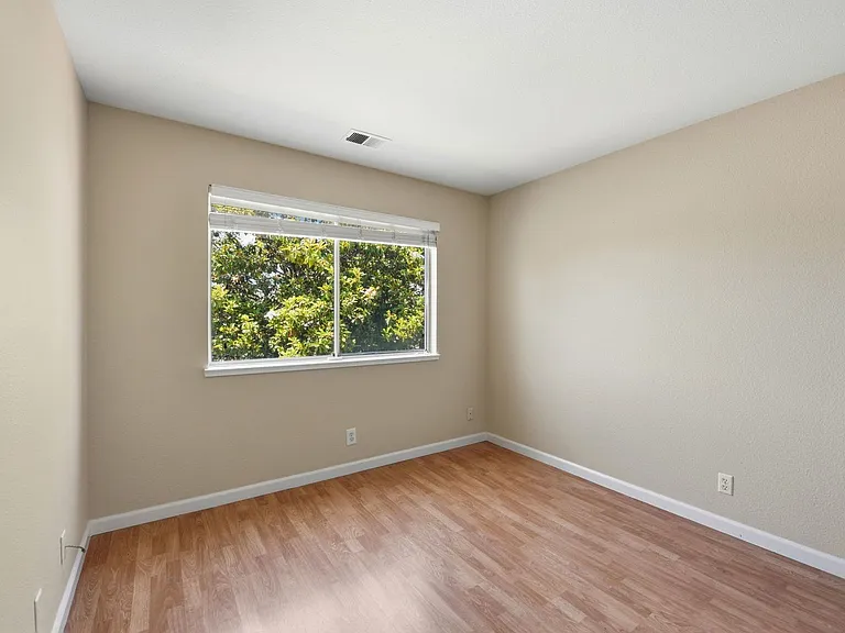 3808 Alder Ave — Photo 26