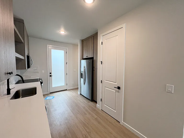 L0533 - D - Reed Place Condos — Photo 11