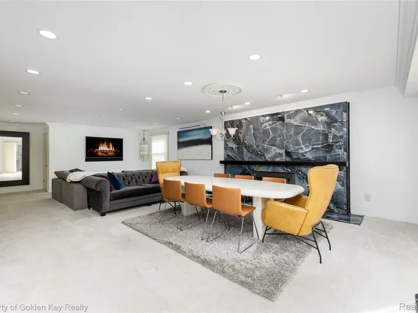 19710 W Thirteen Mile Rd APT 102, Beverly Hills, MI 48025