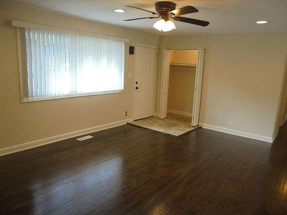 3rd image of 9433 N Margail Ave