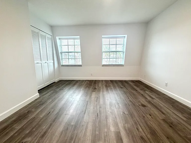 413 N Cypress Dr — Photo 16